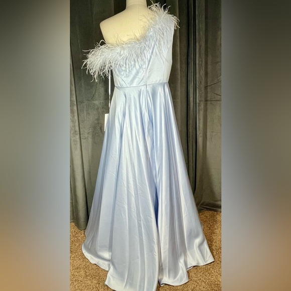 Mac Duggal 11684 | Angelic One-shoulder A-line Dress | Feathers | Women’s 14 - Picture 7 of 11